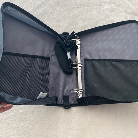 BN CASE-IT The Classic 3-Ring Binder with 2” Capacity - Picture 3 of 3